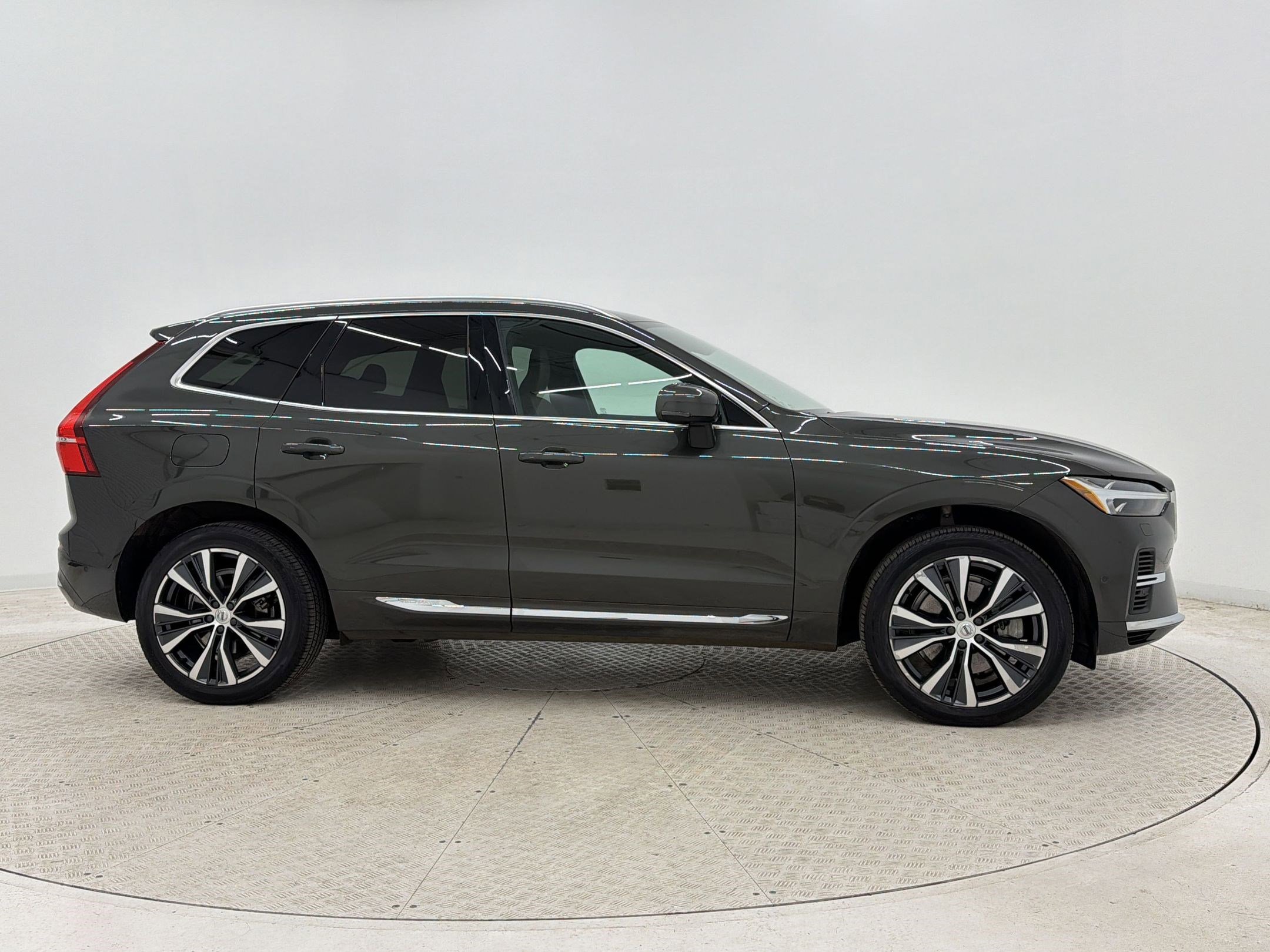Used 2022 Volvo XC60 T8 Inscription Expression w/ Advanced Package AWD/4WD image 8