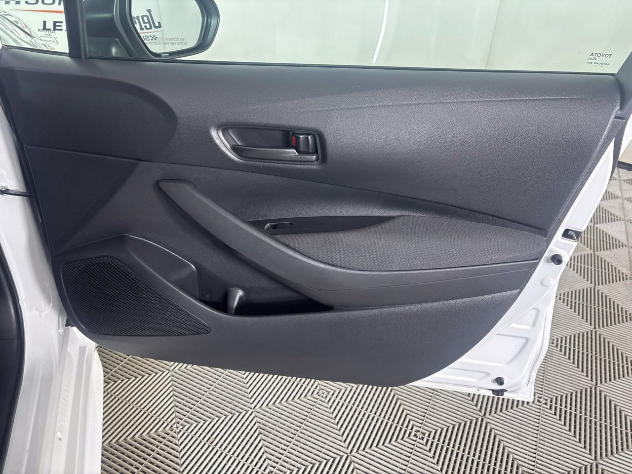 Used 2024 Toyota Corolla LE FWD image 30