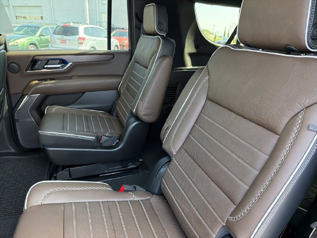 New 2026 GMC Yukon XL Denali Ultimate AWD/4WD image 19