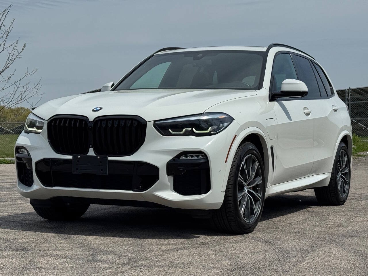 Used 2021 BMW X5 xDrive45e w/ M Sport Package AWD/4WD image 1