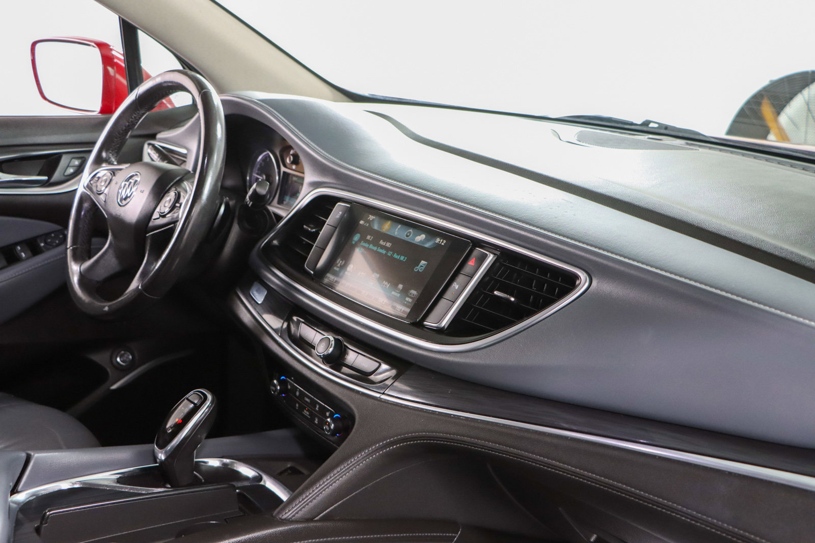 Used 2019 Buick Enclave Essence image 26