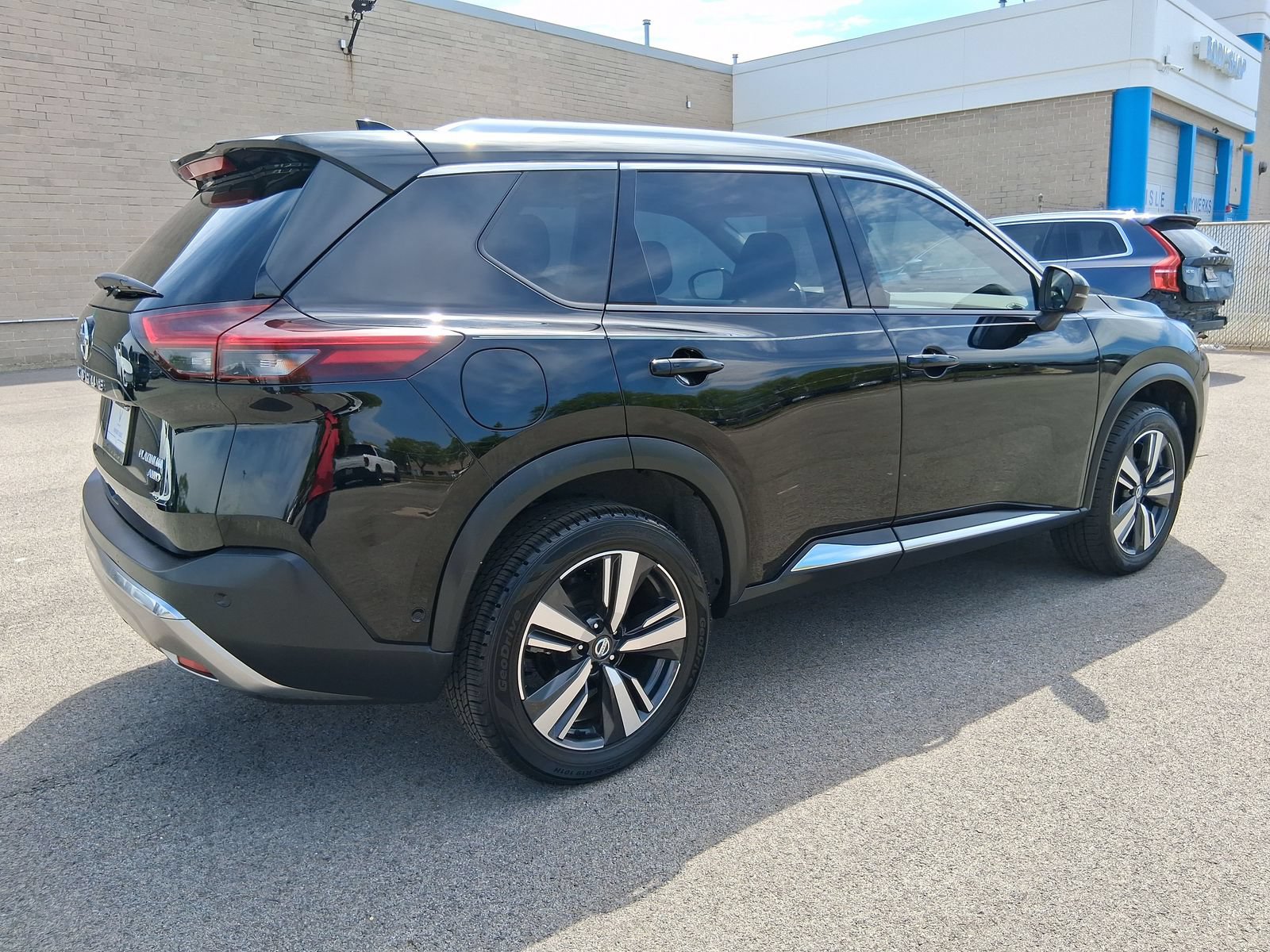 Used 2021 Nissan Rogue Platinum AWD/4WD image 5