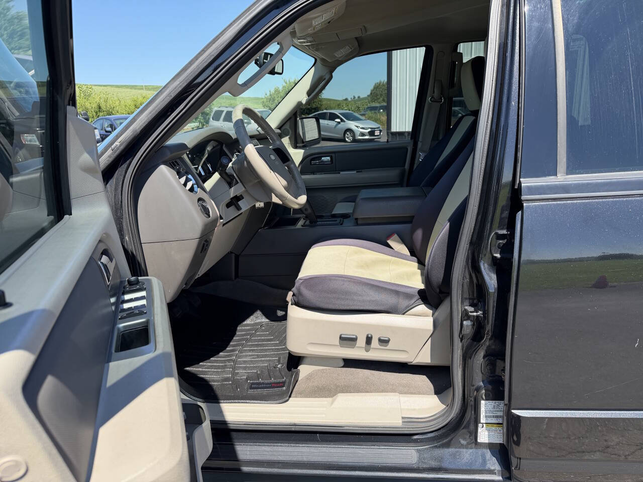 Used 2010 Ford Expedition XLT AWD/4WD image 10