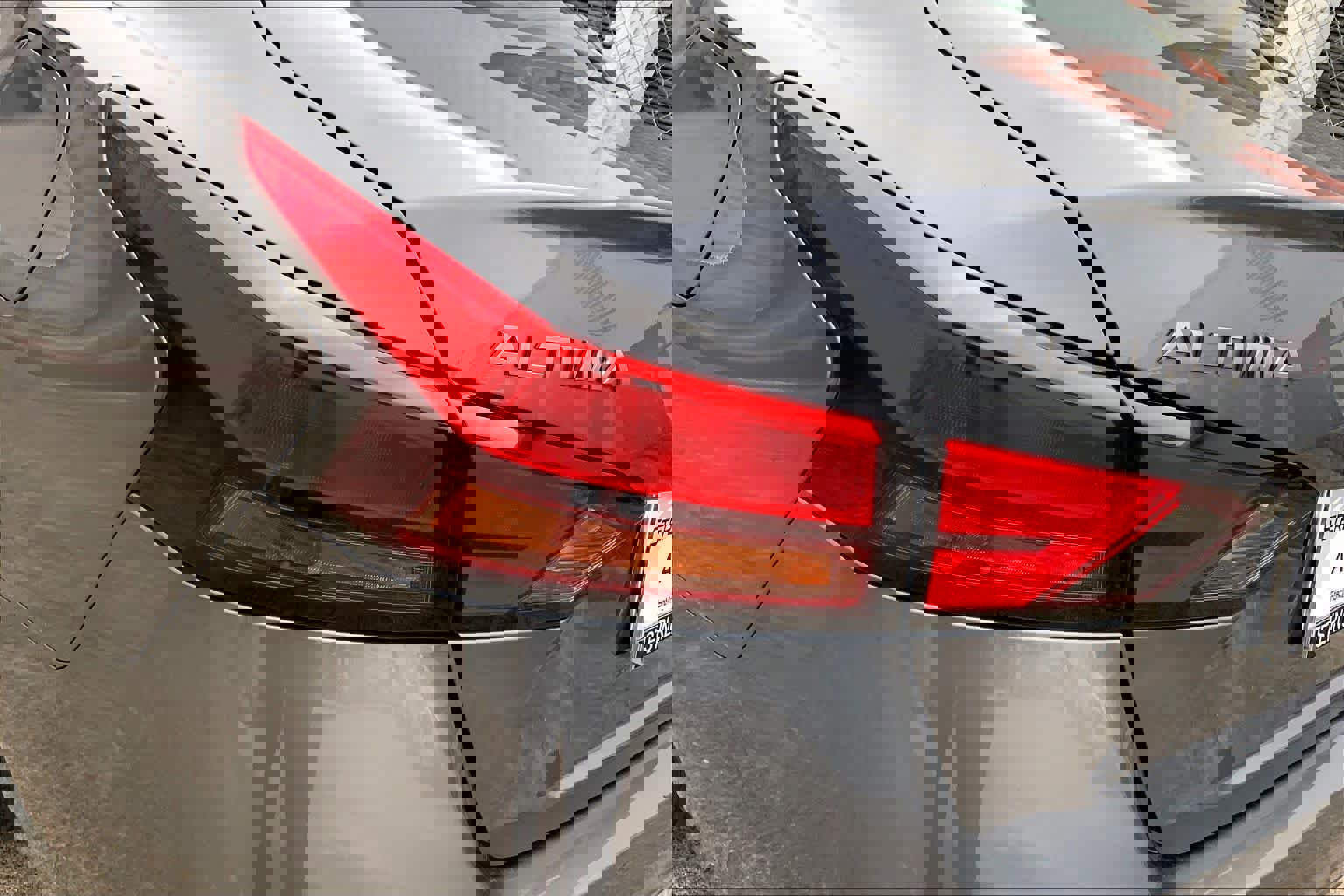 Used 2024 Nissan Altima 2.5 SV image 29