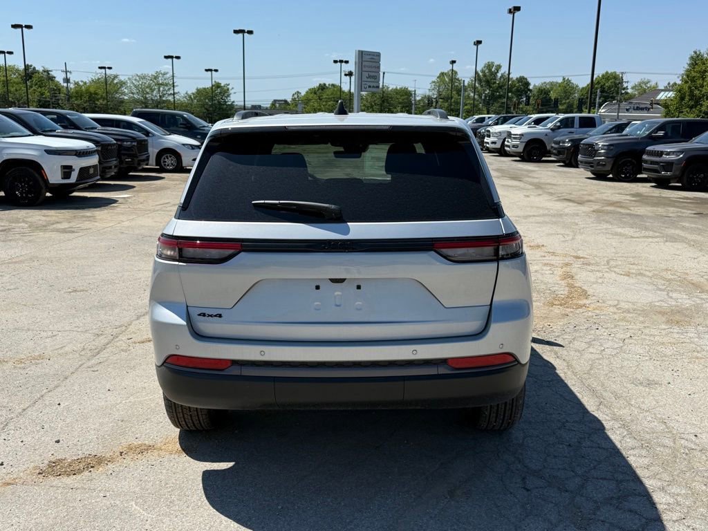 New 2026 Jeep Grand Cherokee Altitude AWD/4WD image 7