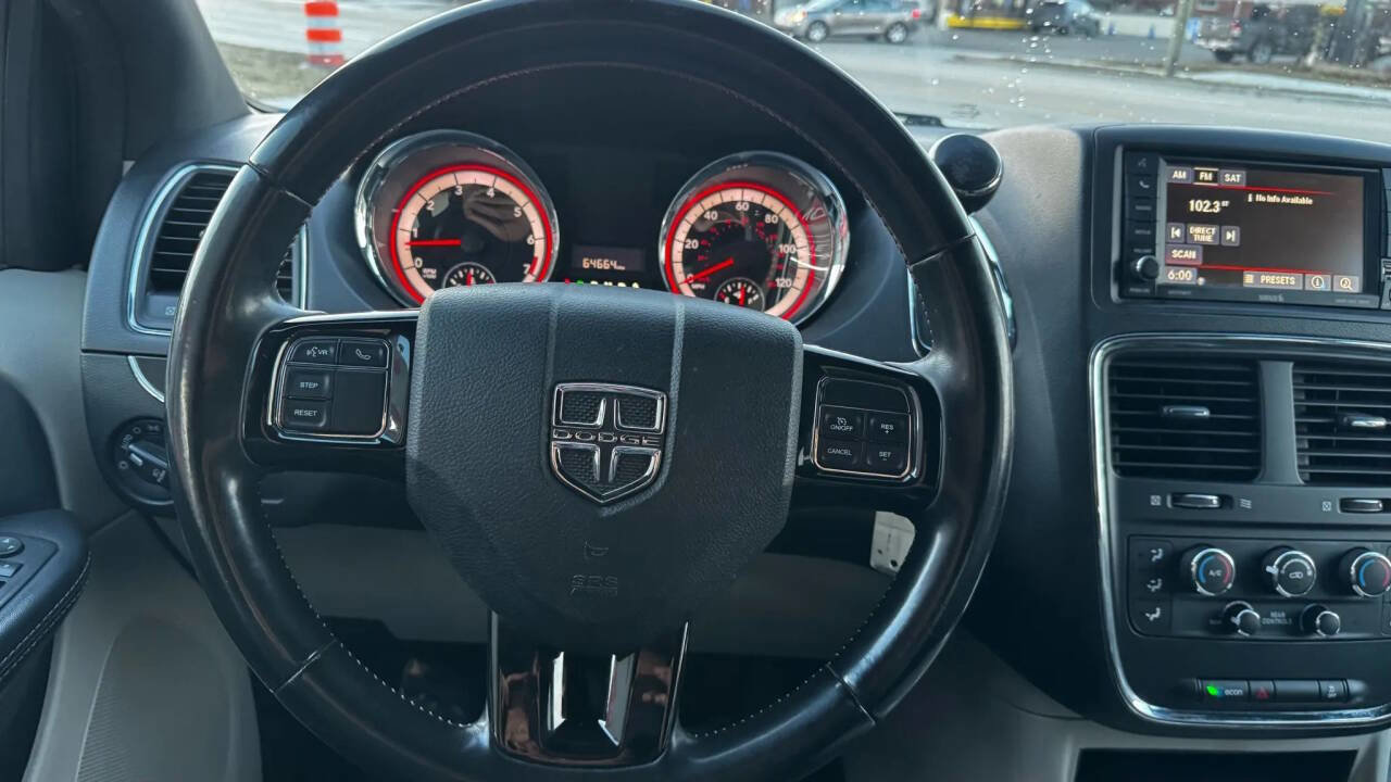 Used 2017 Dodge Grand Caravan GT image 27