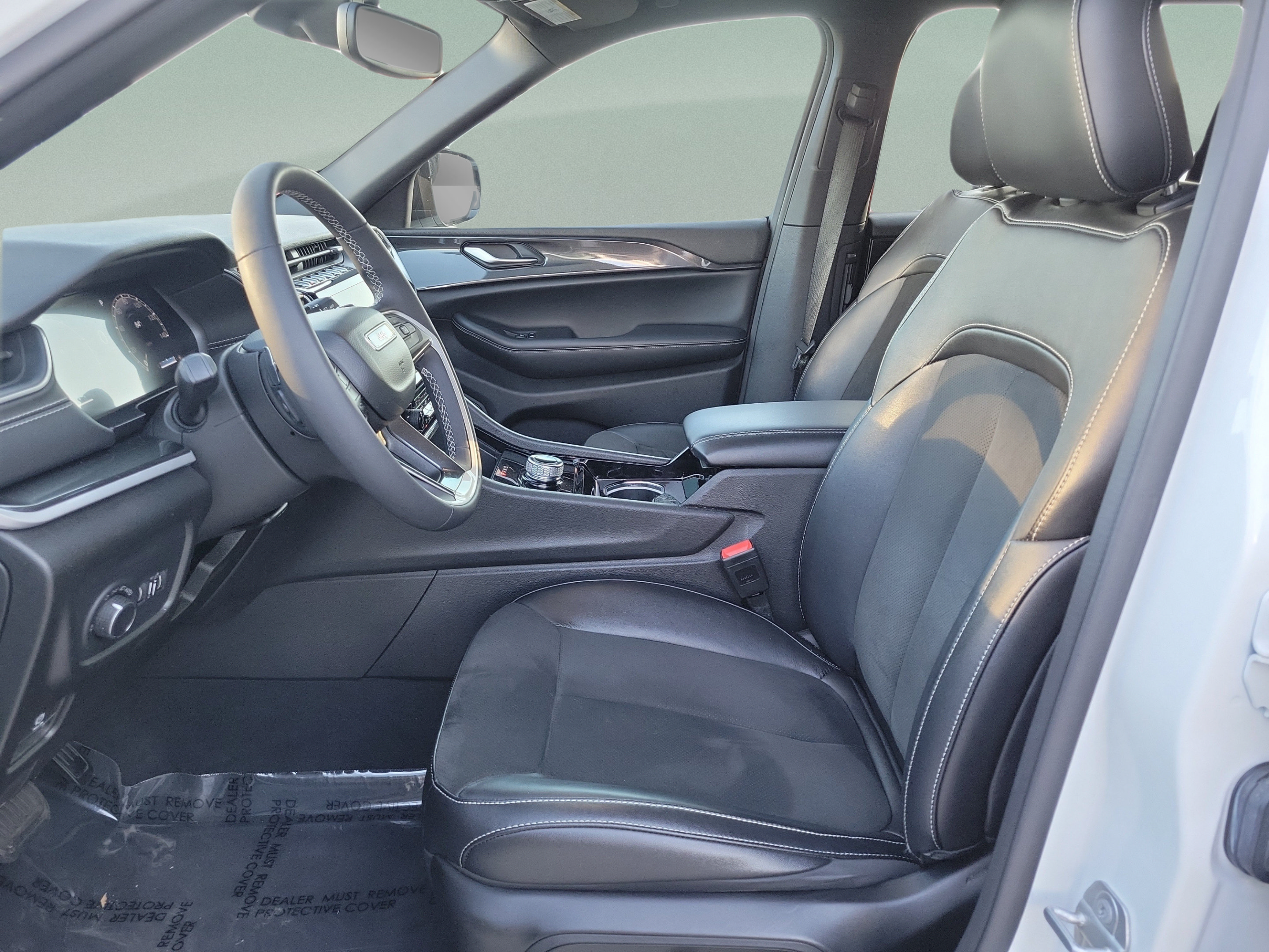 Certified 2023 Jeep Grand Cherokee L Laredo AWD/4WD image 16