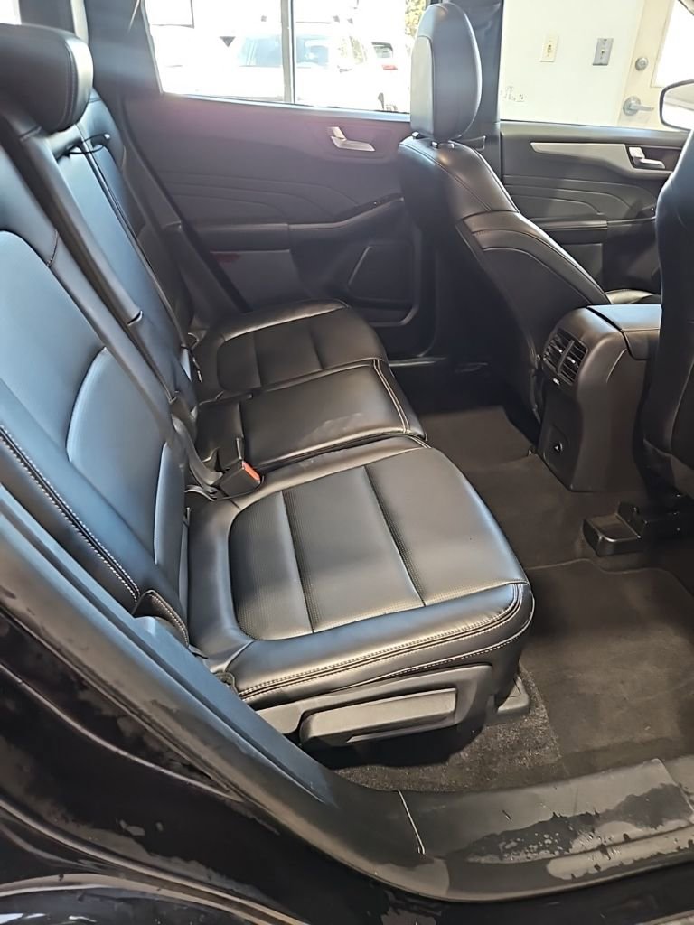Used 2025 Ford Escape Platinum image 17