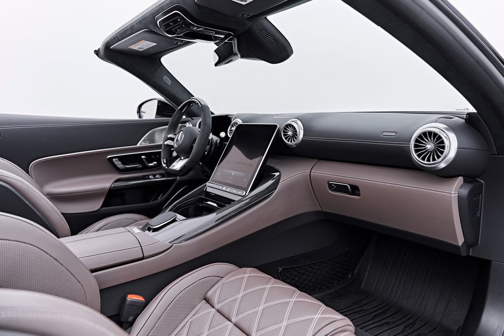 Used 2025 Mercedes-Benz SL 63 AMG 4MATIC image 45