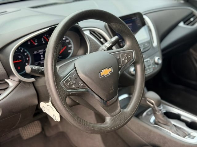 Used 2025 Chevrolet Malibu LT FWD image 9