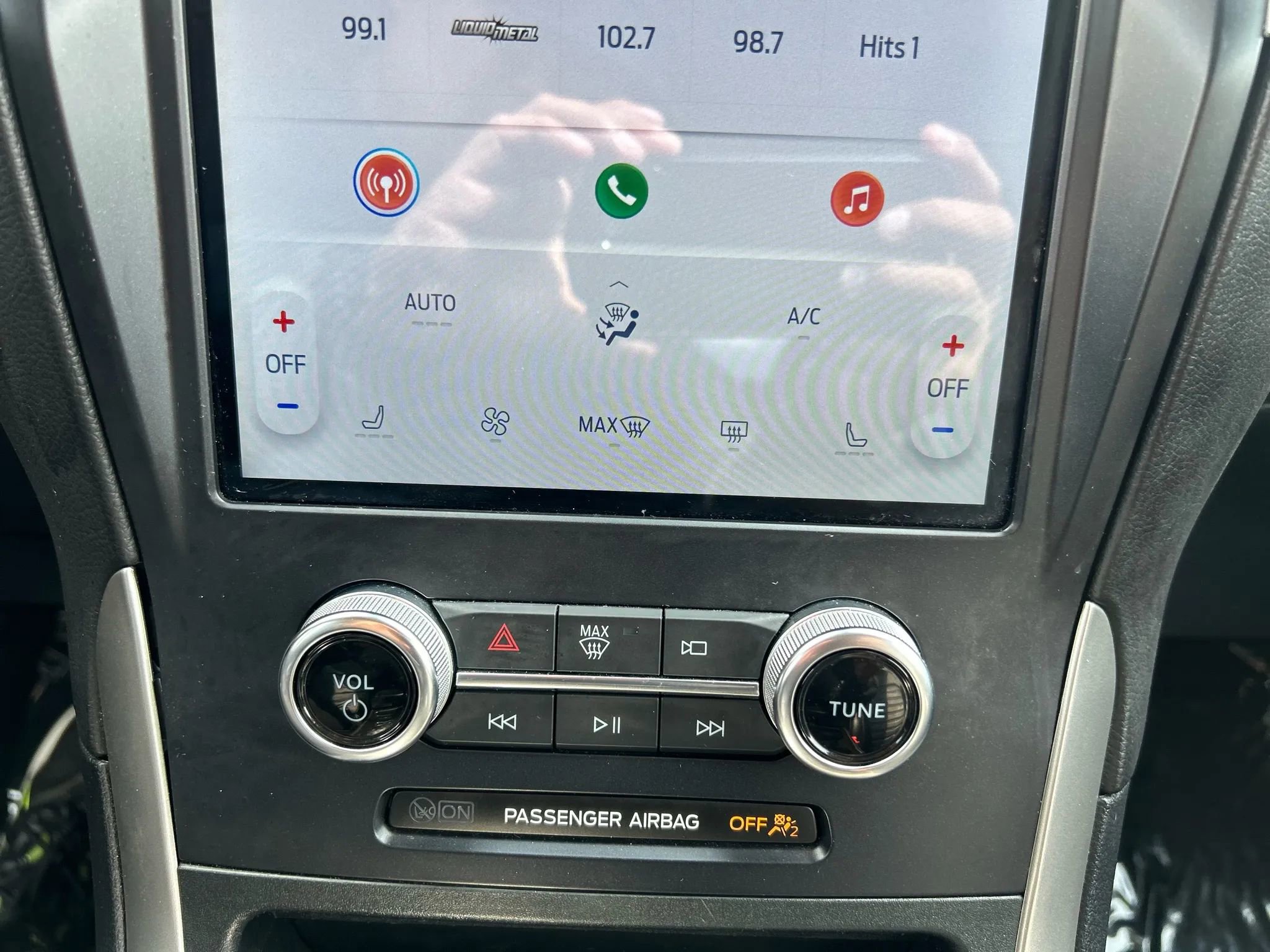 Used 2024 Ford Edge SEL image 25