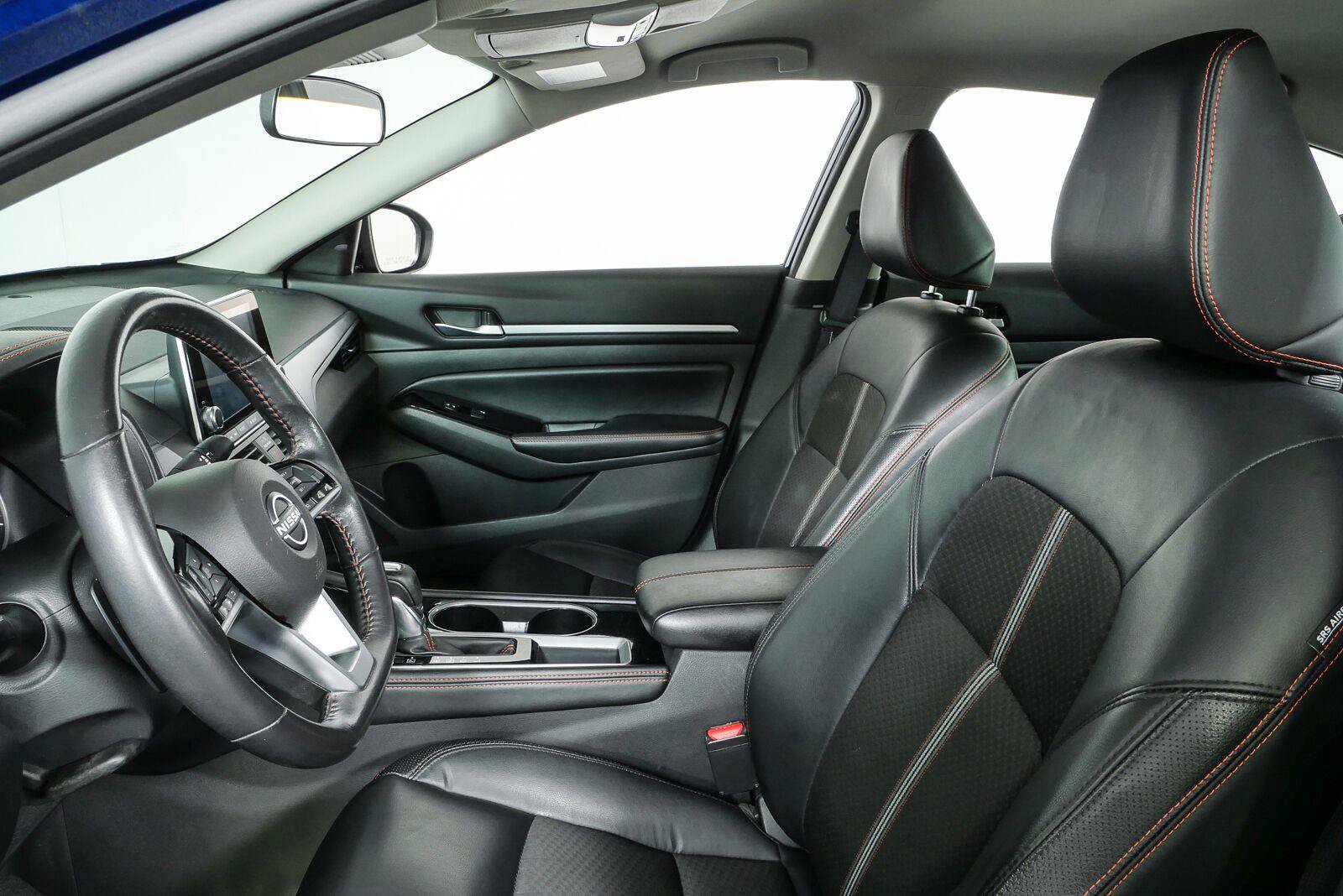 Used 2024 Nissan Altima 2.5 SR FWD image 3