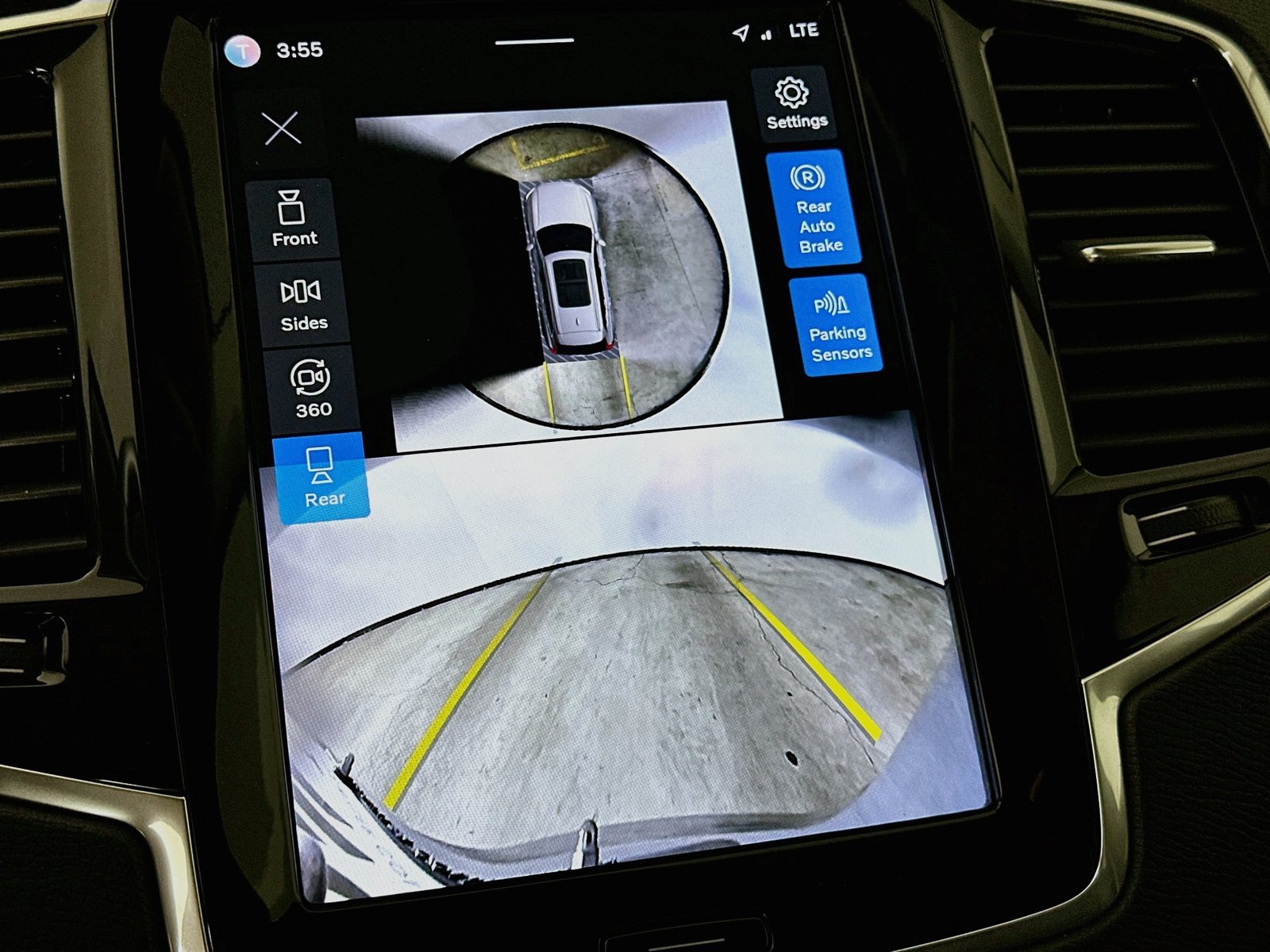 Certified 2025 Volvo XC90 B6 Plus AWD/4WD image 25