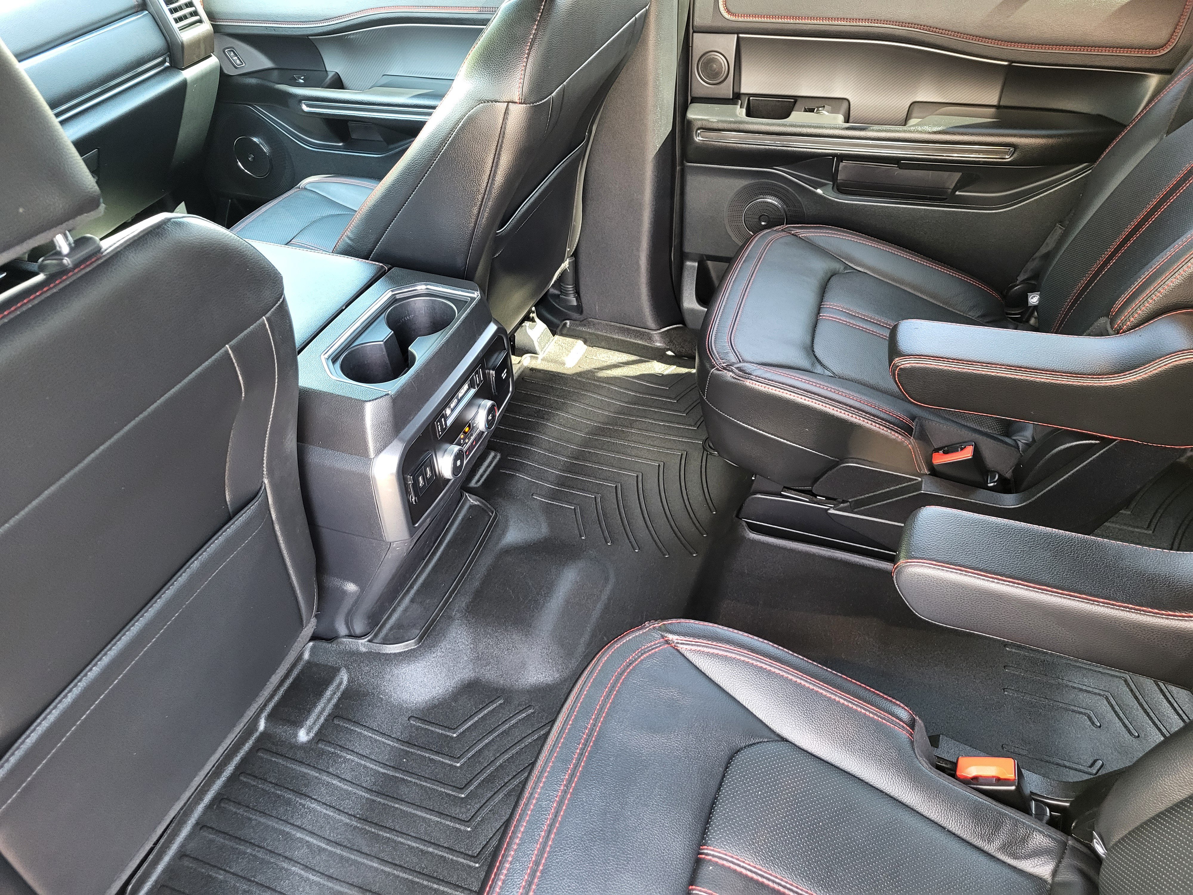 Used 2020 Ford Expedition Limited w/ Equipment Group 303A AWD/4WD image 24