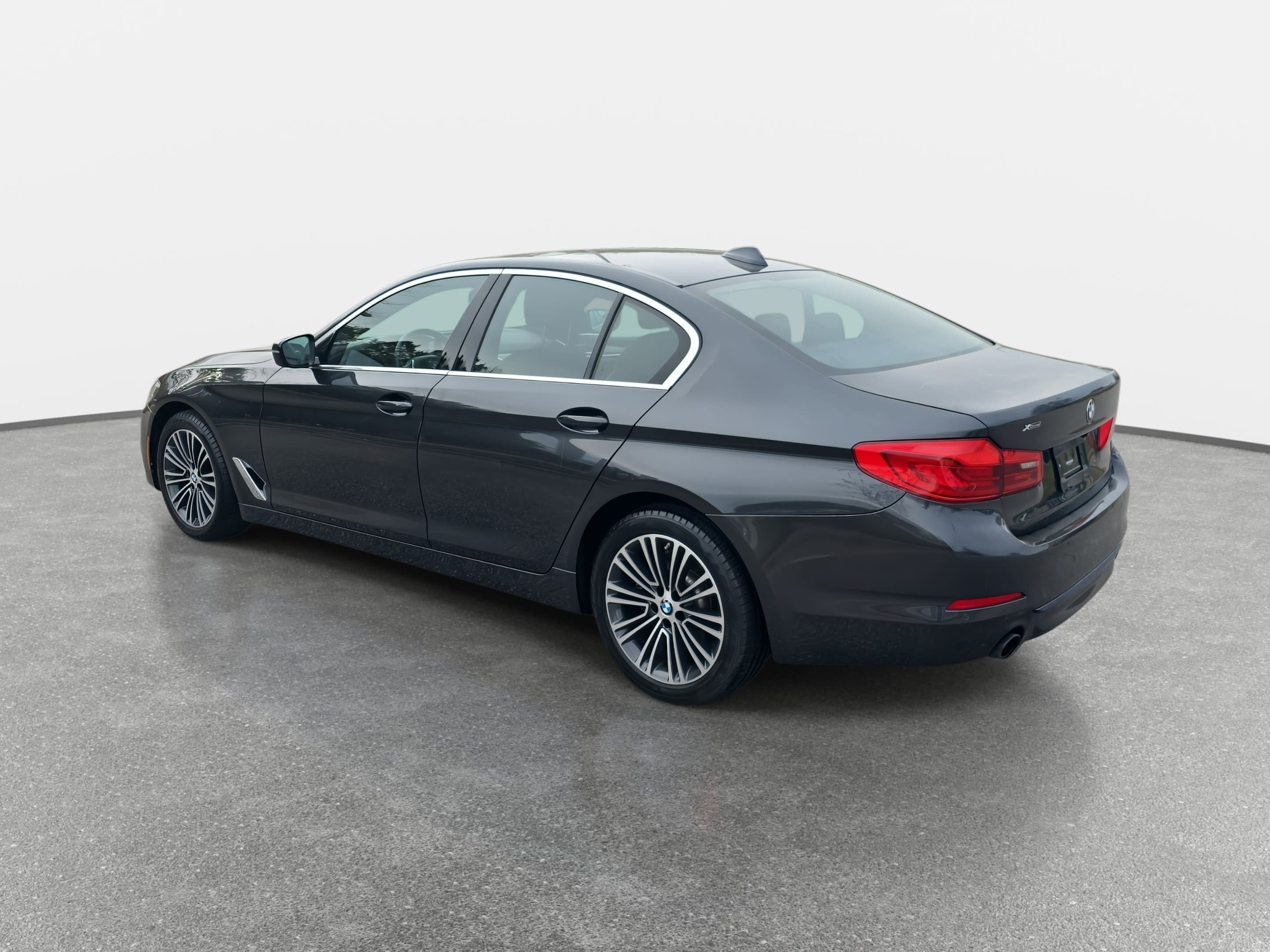 Used 2019 BMW 530i xDrive w/ Convenience Package image 7