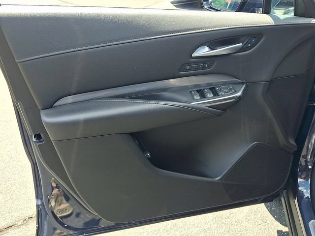Used 2025 Cadillac XT4 Premium Luxury FWD image 12