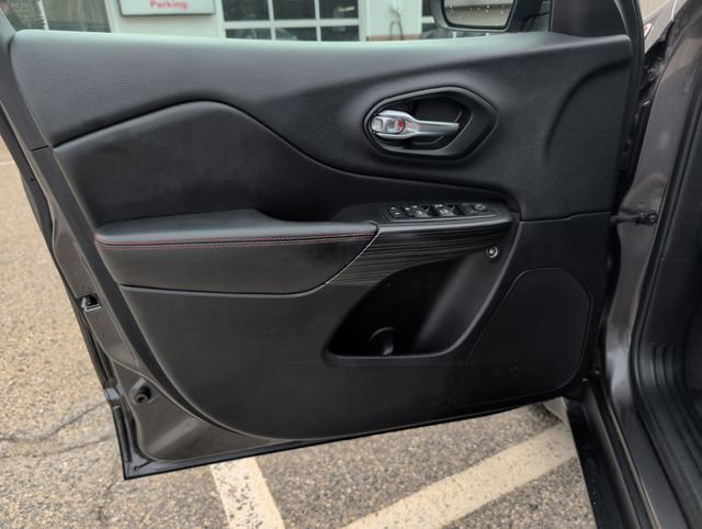 Used 2014 Jeep Cherokee Trailhawk w/ Leather Interior Group image 15