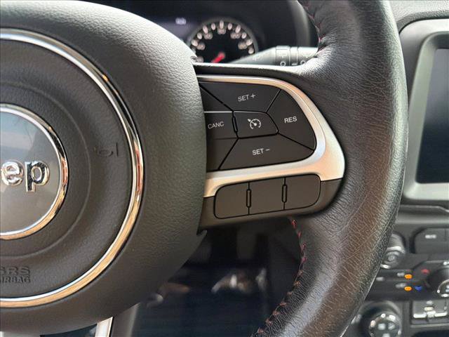 Used 2019 Jeep Renegade Trailhawk AWD/4WD image 16
