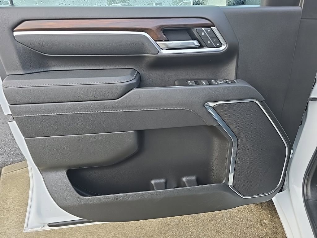 Used 2025 GMC Sierra 3500 SLT w/ X31 Off-Road Package image 22