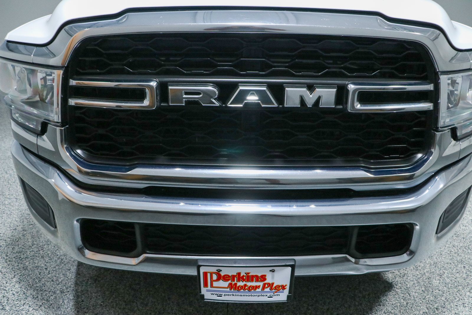 Used 2024 RAM 2500 Tradesman w/ Chrome Appearance Group AWD/4WD image 5