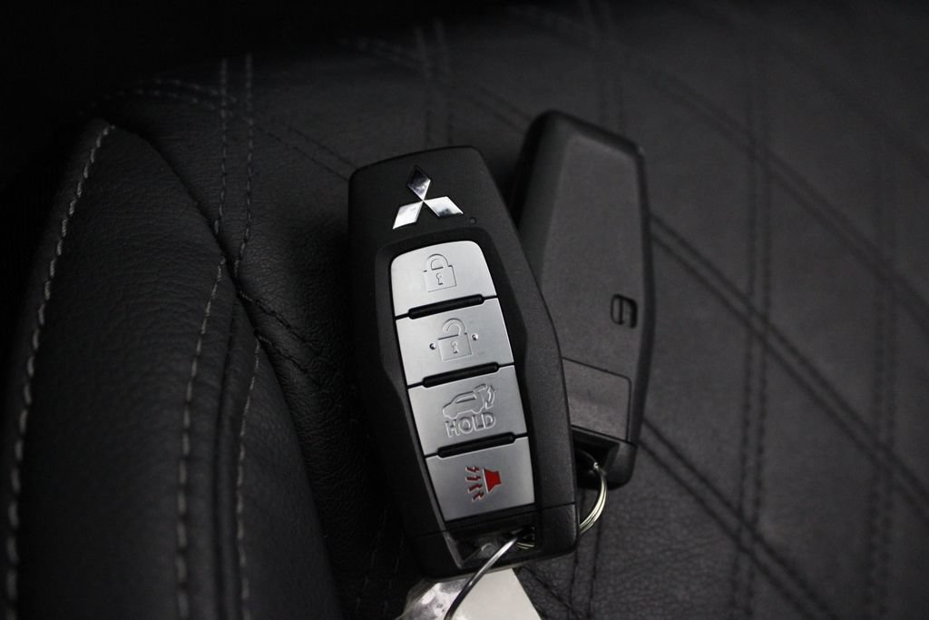 Used 2023 Mitsubishi Outlander SEL FWD image 31