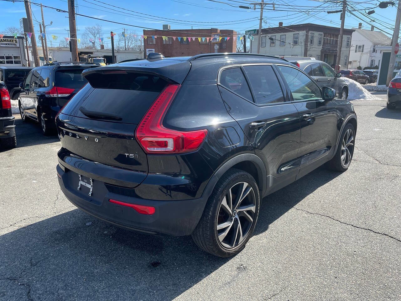 Used 2021 Volvo XC40 T5 R-Design image 8