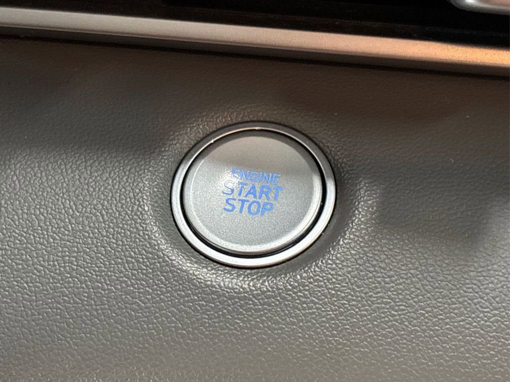 Used 2021 Hyundai Elantra SEL image 27