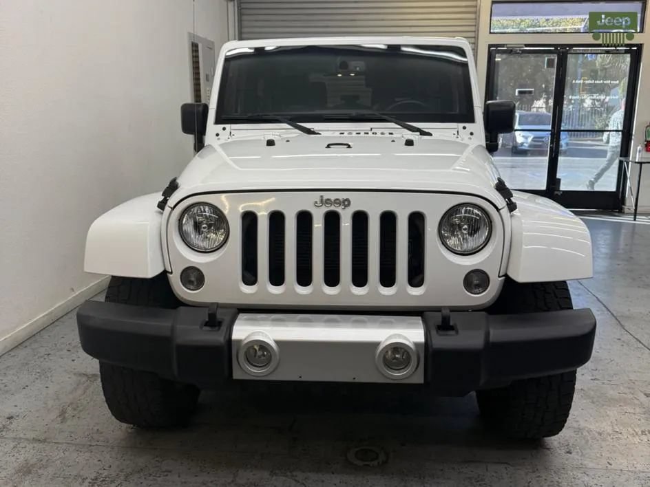 Used 2015 Jeep Wrangler Sahara w/ Connectivity Group AWD/4WD image 2