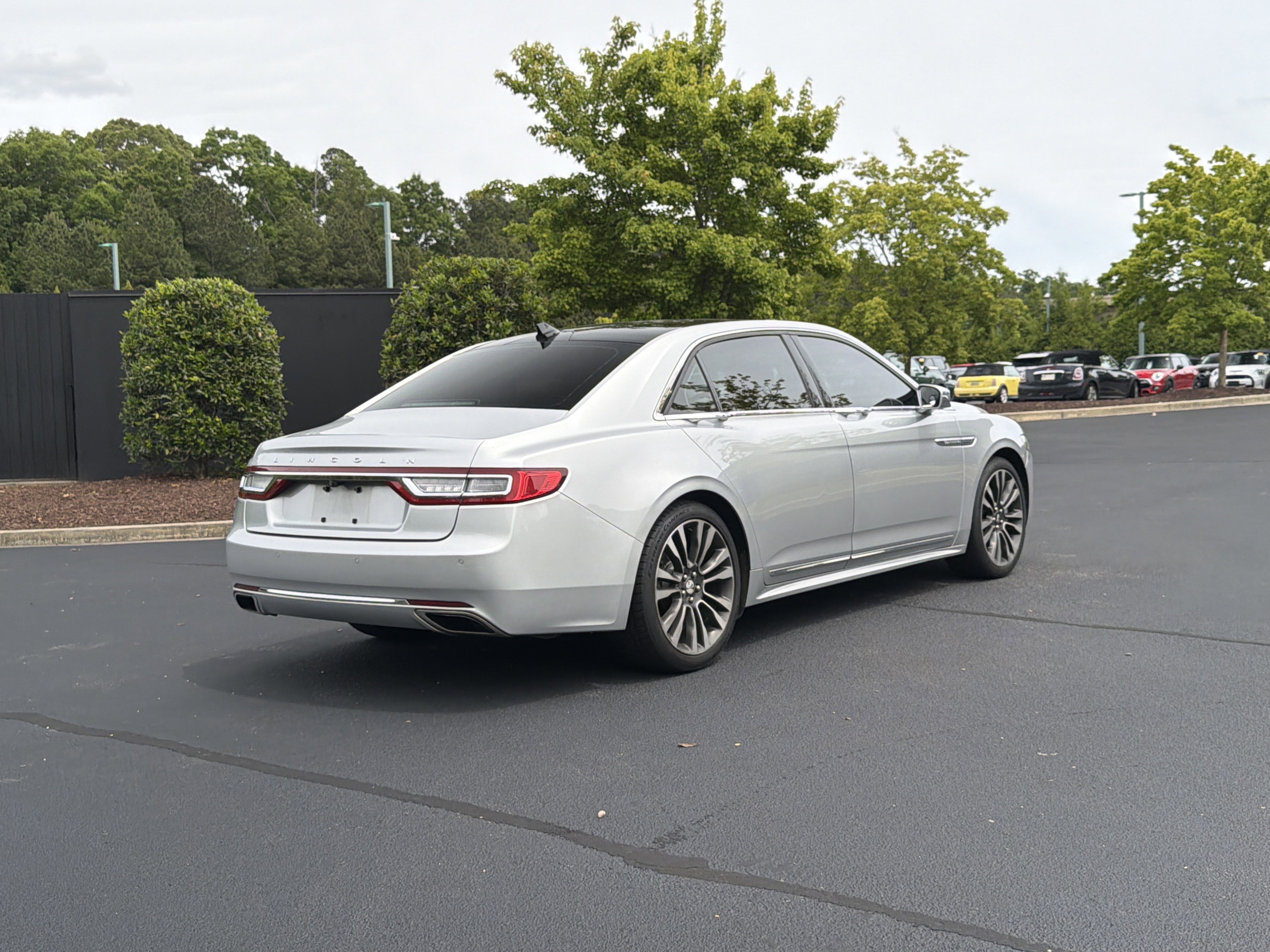 Used 2019 Lincoln Continental Select FWD image 3