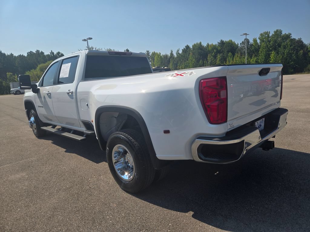 Used 2025 Chevrolet Silverado 3500 LT w/ Safety Package AWD/4WD image 3