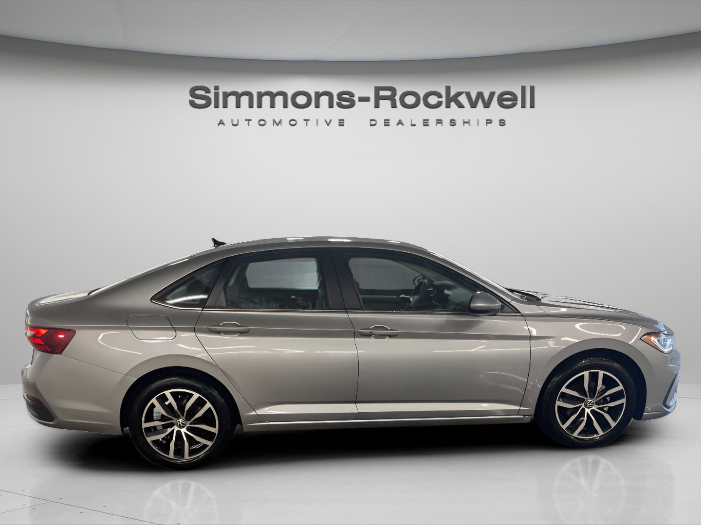 Used 2025 Volkswagen Jetta SE image 4