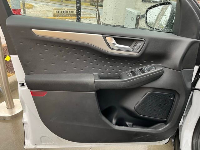 Used 2020 Ford Escape SE image 13