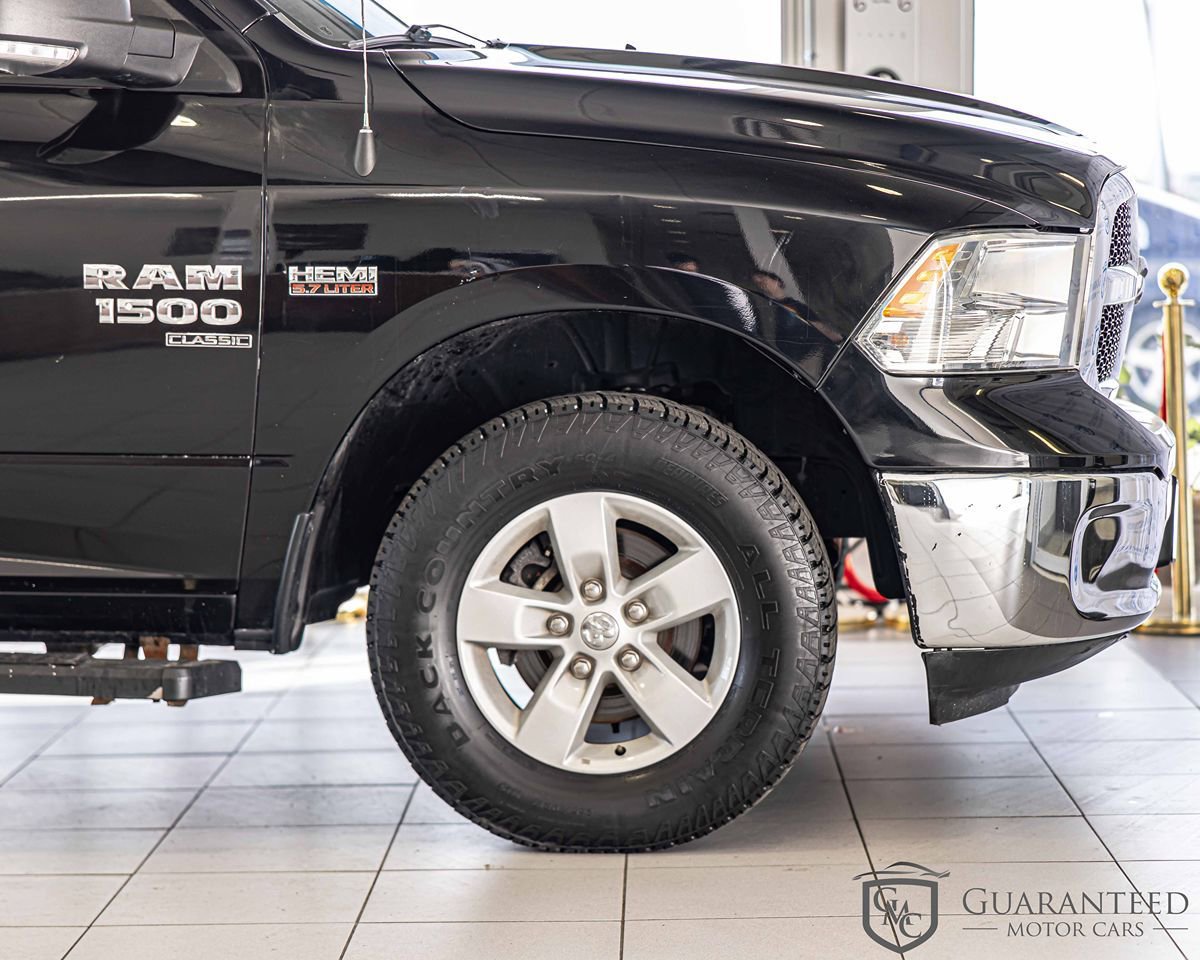 Used 2020 RAM 1500 Classic SLT w/ Luxury Group image 11