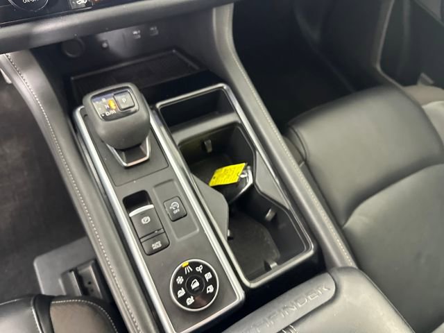 Used 2023 Nissan Pathfinder SL image 20