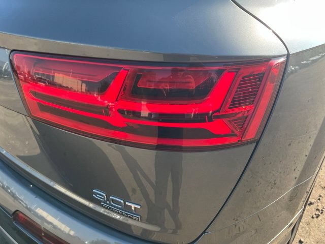 Used 2017 Audi Q7 3.0T Prestige w/ Prestige Package AWD/4WD image 12