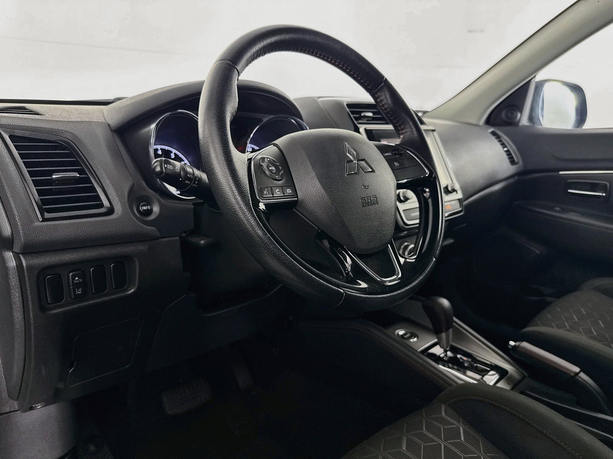 Used 2023 Mitsubishi Outlander Sport ES AWD/4WD image 20