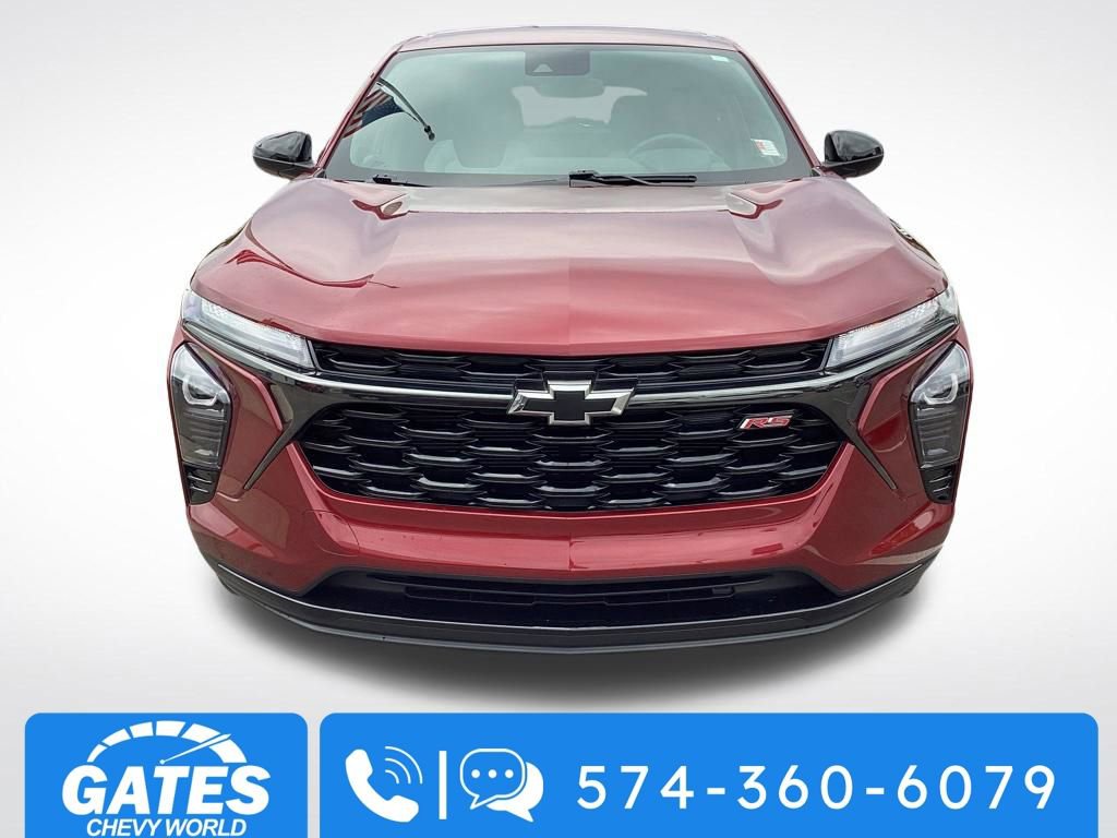Used 2024 Chevrolet Trax RS FWD image 2