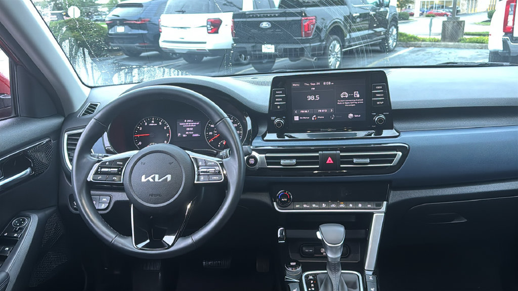 Used 2023 Kia Seltos S AWD/4WD image 28