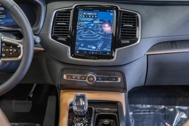 Used 2024 Volvo XC90 T8 Ultimate w/ Protection Package Premier image 18