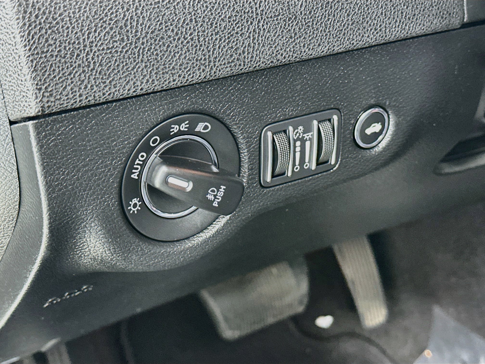 Used 2022 Chrysler 300 S RWD image 10