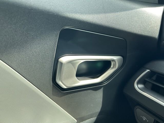 Used 2025 Kia K4 LXS FWD image 15