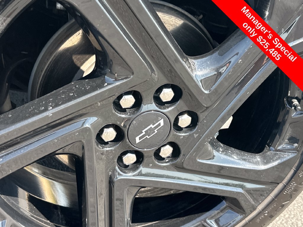 Used 2024 Chevrolet Equinox EV RS FWD image 23
