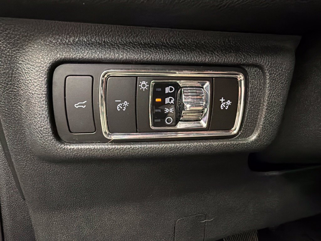 Certified 2023 Lincoln Corsair AWD w/ Equipment Group 101A image 25