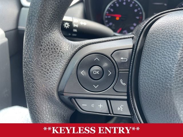 Used 2022 Toyota RAV4 LE image 11