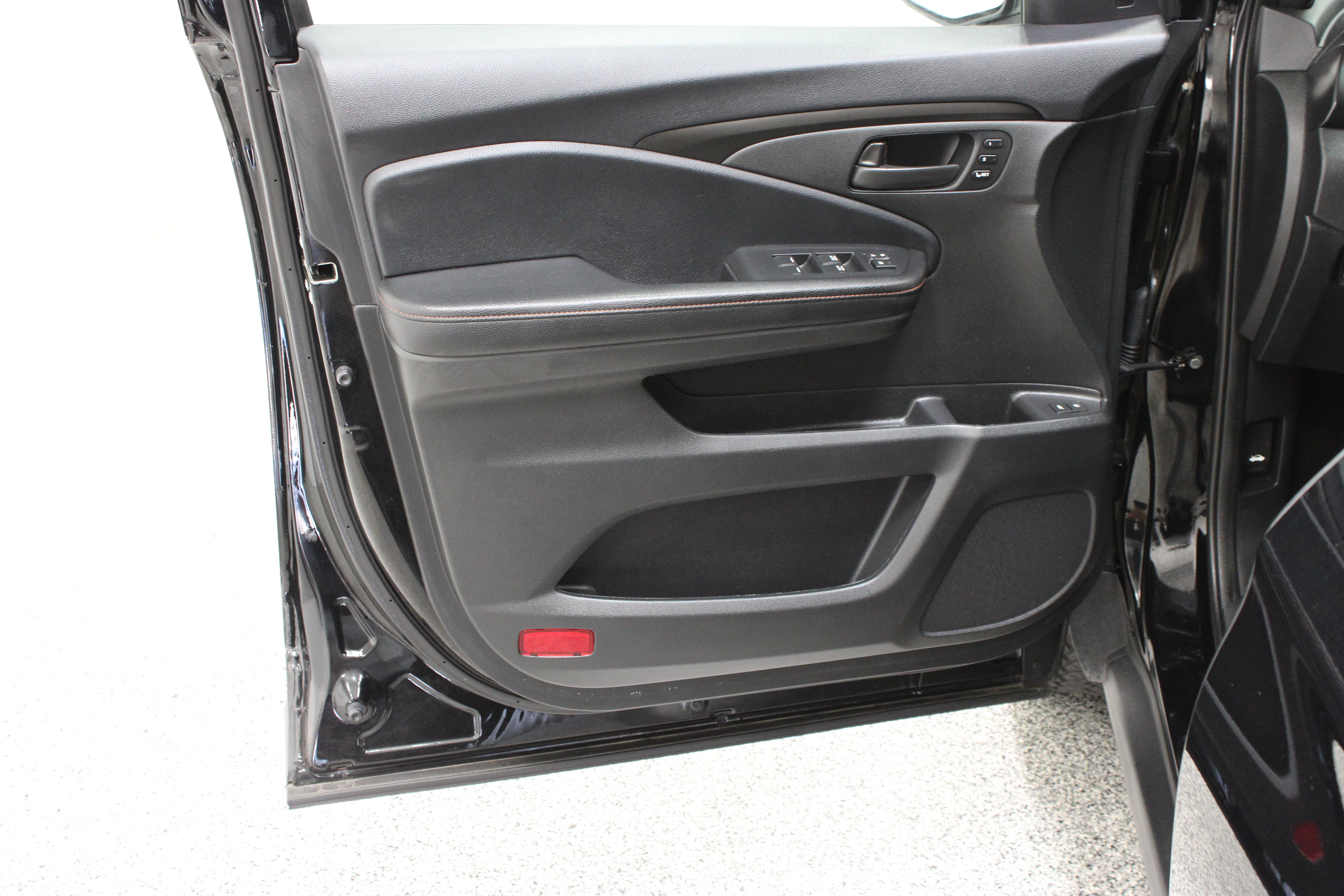 Used 2024 Honda Passport TrailSport image 12