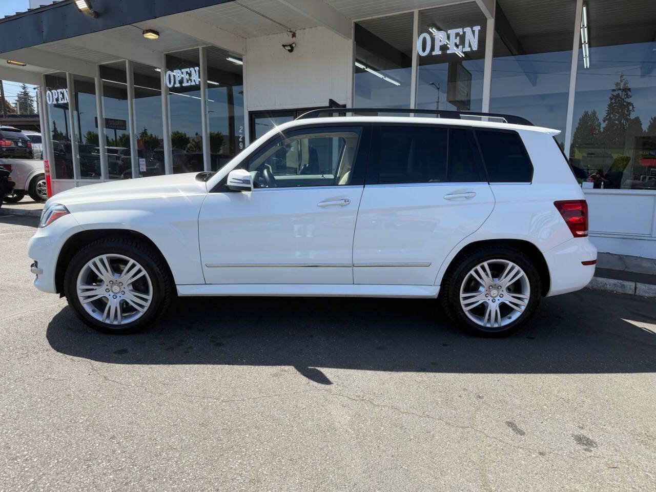 Used 2014 Mercedes-Benz GLK 350 2WD image 3