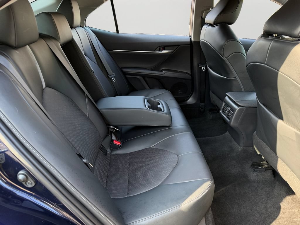 Used 2022 Toyota Camry XSE FWD image 8