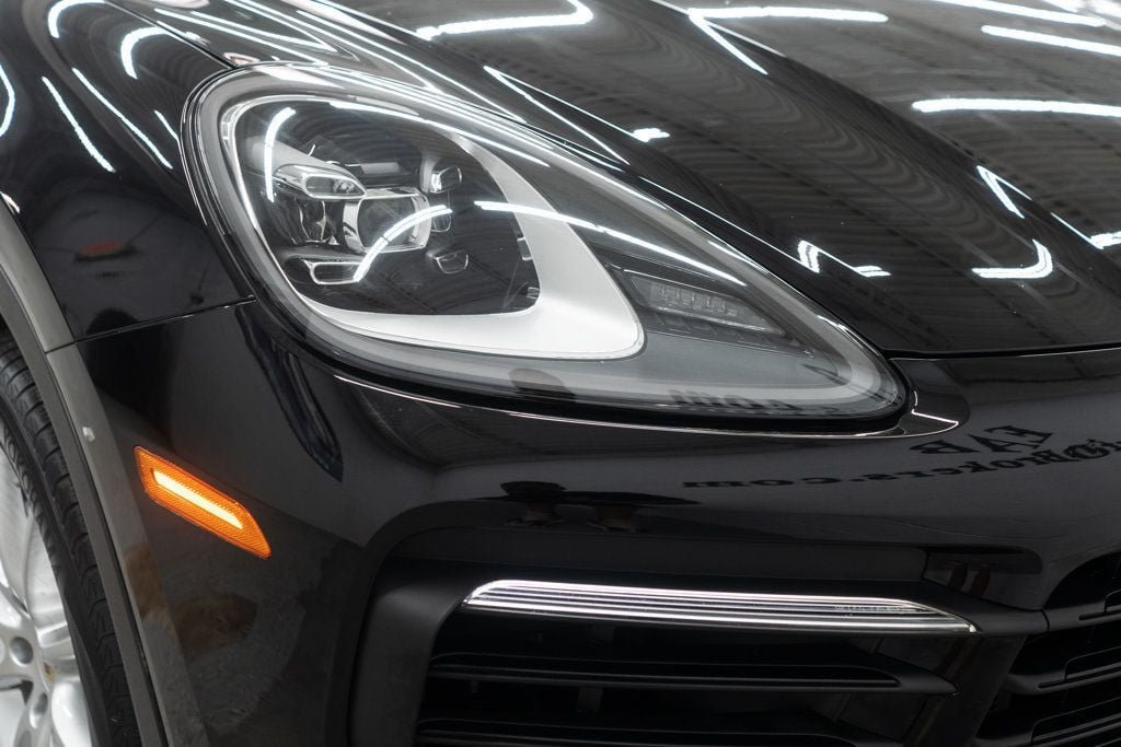 Used 2023 Porsche Cayenne AWD/4WD image 40