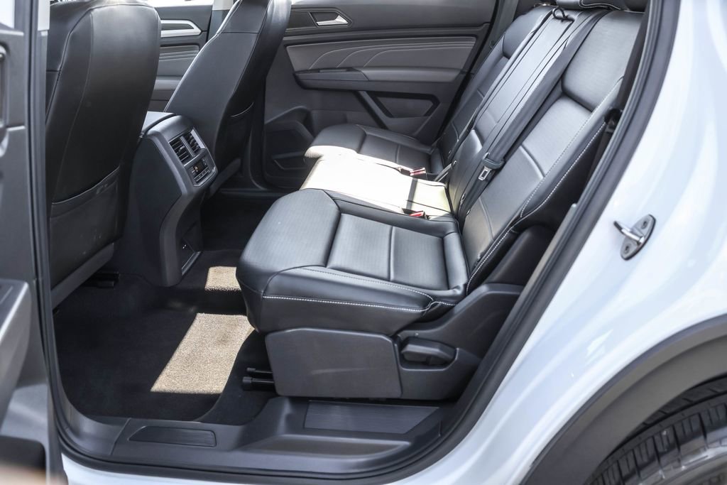 Certified 2023 Volkswagen Atlas SE image 30