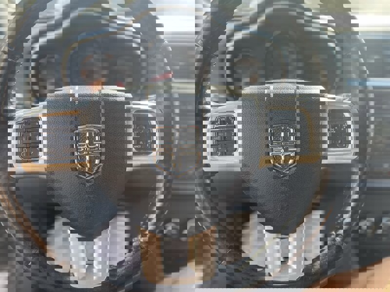 Used 2012 Dodge Avenger SXT image 14